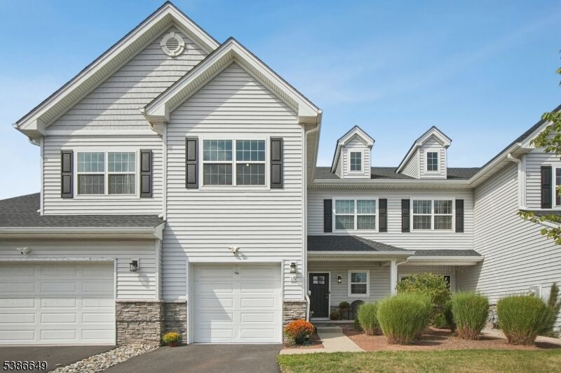 Property Photo:  15 Pansy Ct  NJ 08873 