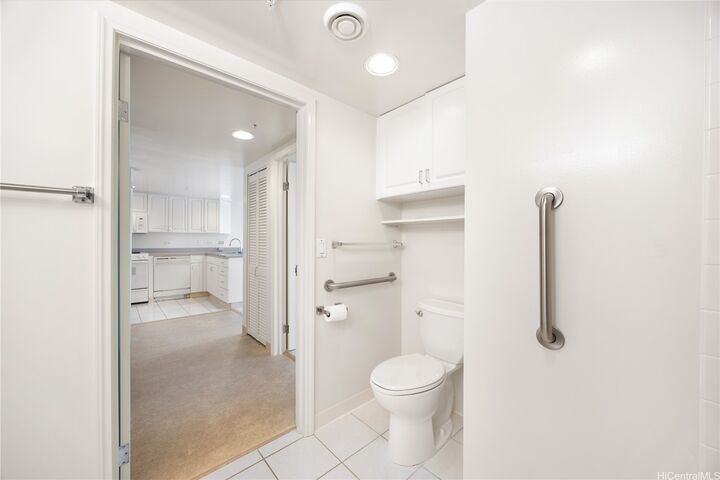 Property Photo:  1314 Kalakaua Avenue 908  HI 96826 