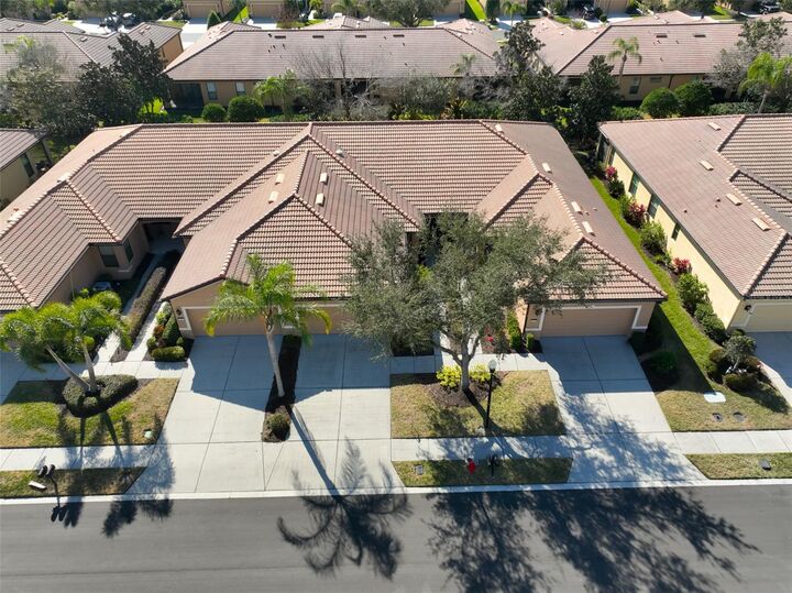 Property Photo:  332 Bluewater Falls Court  FL 33572 