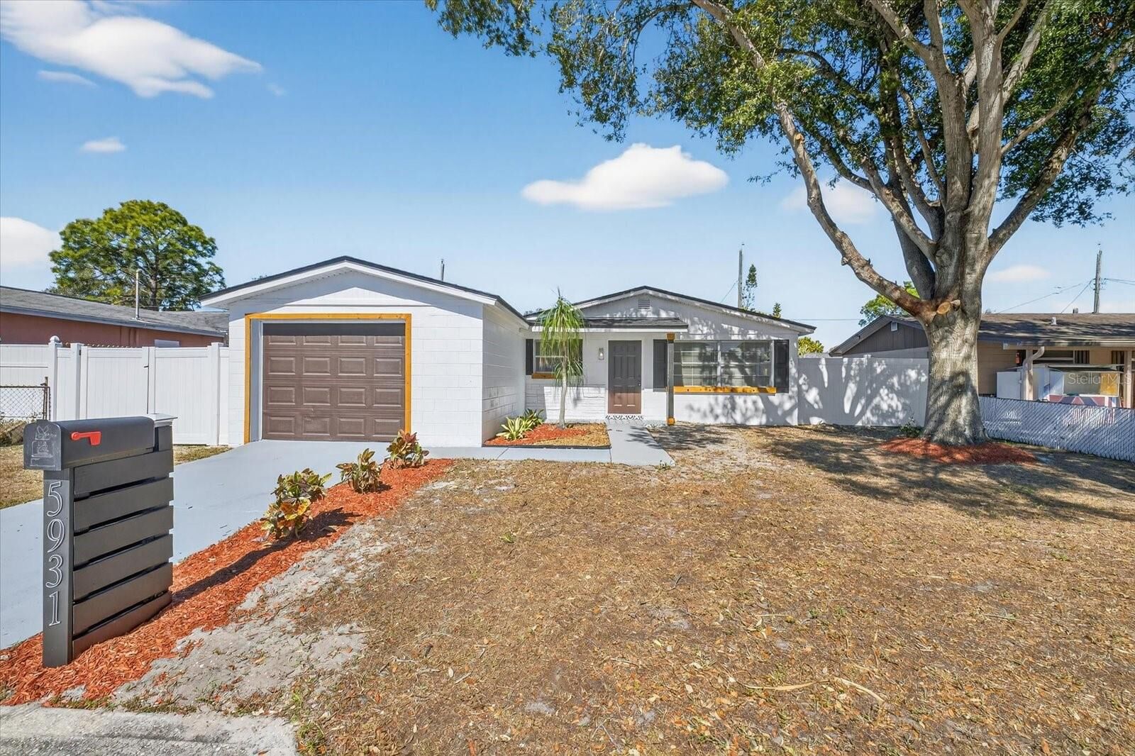 Property Photo:  5931 82nd Avenue N  FL 33781 