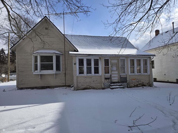 Property Photo:  204 Mary Street  MI 48097 