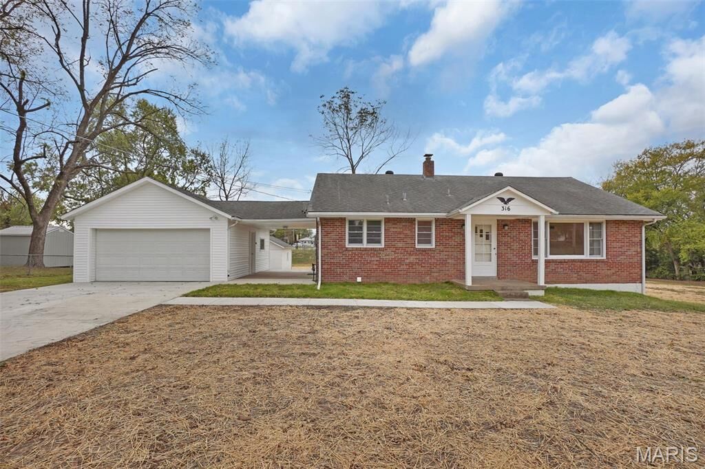 Property Photo:  316 Harding Avenue  MO 63043 