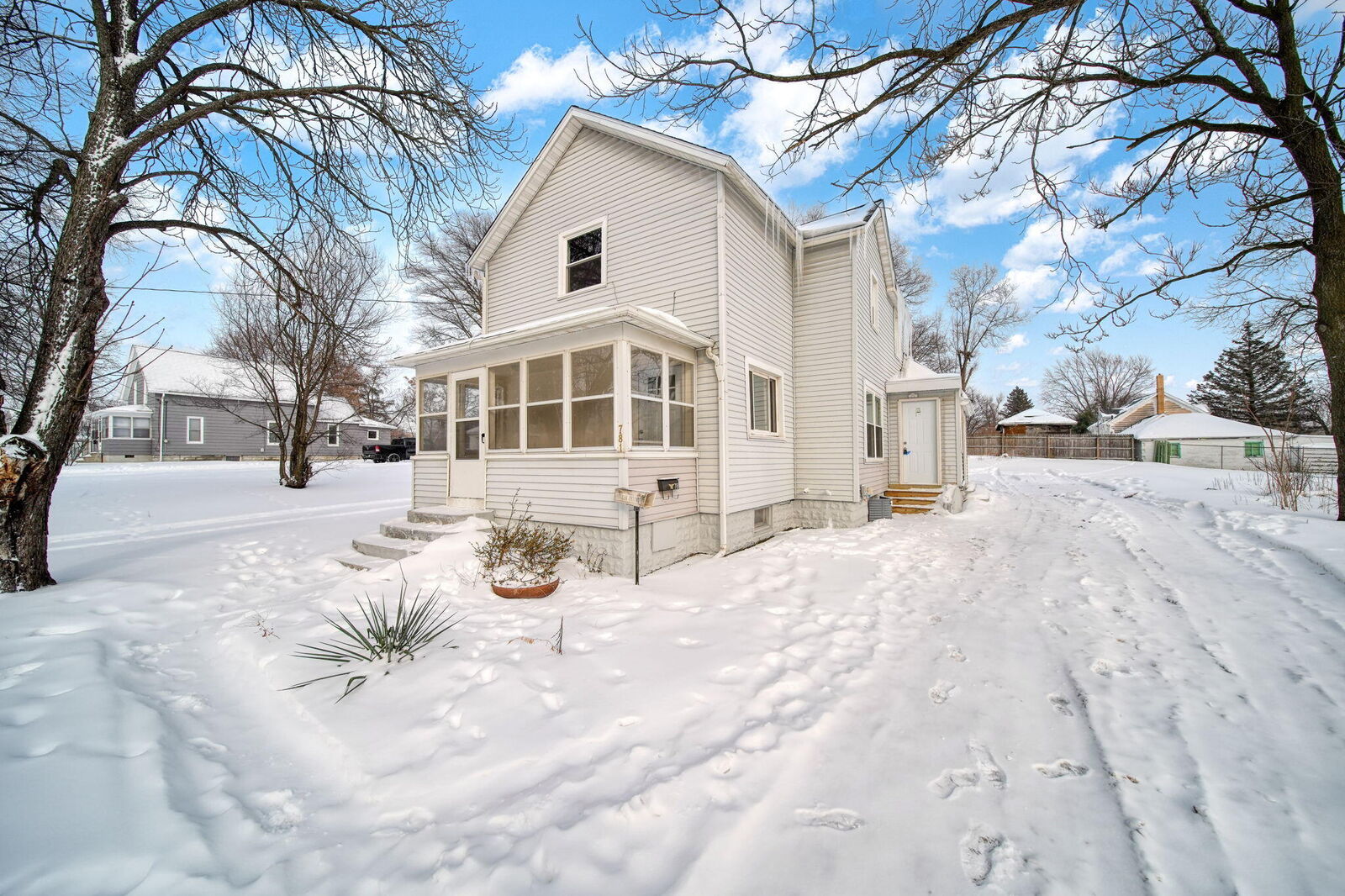 Property Photo:  781 Tomlinson Street  MI 49203 