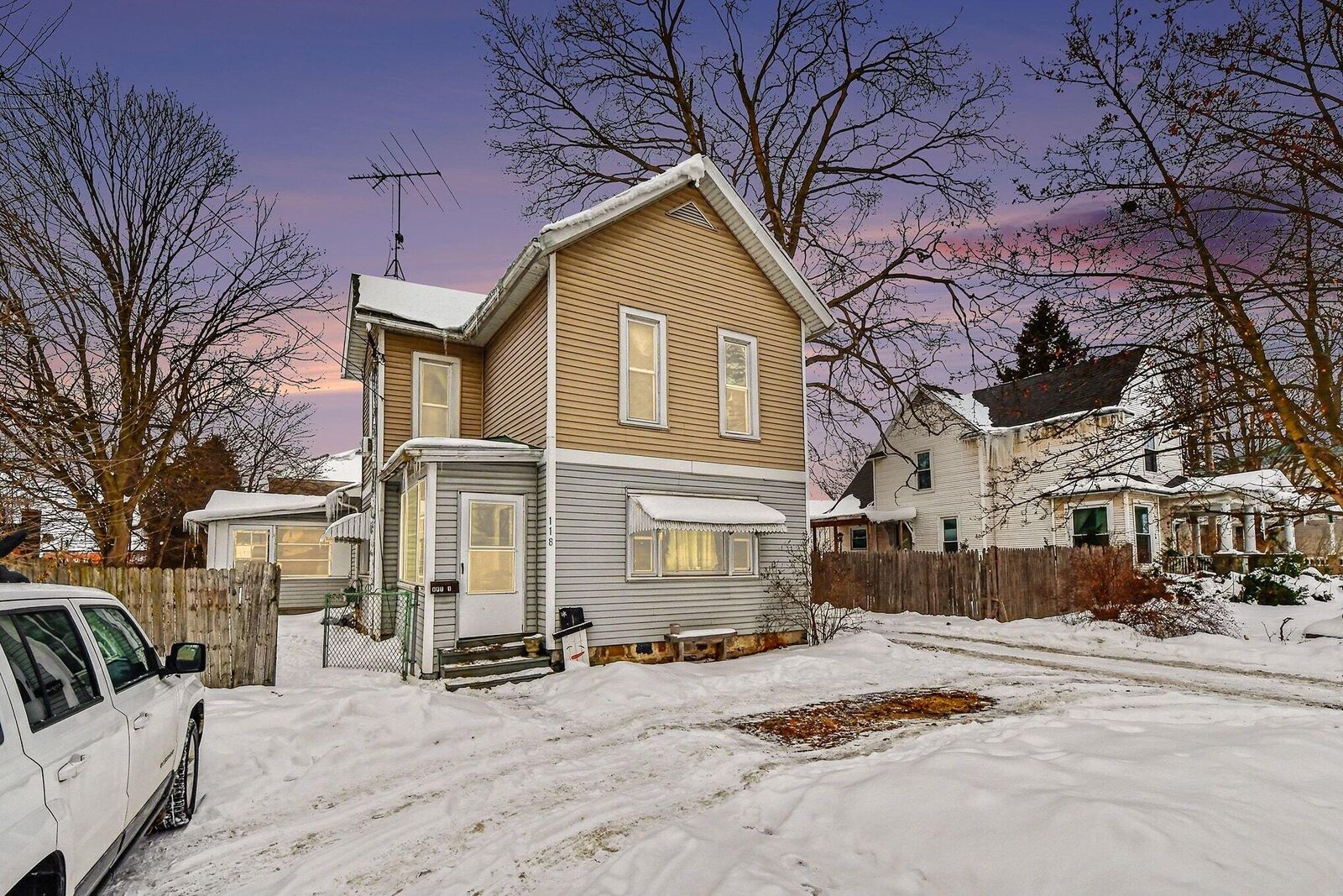 Property Photo:  118 N Hudson Street SE  MI 49331 