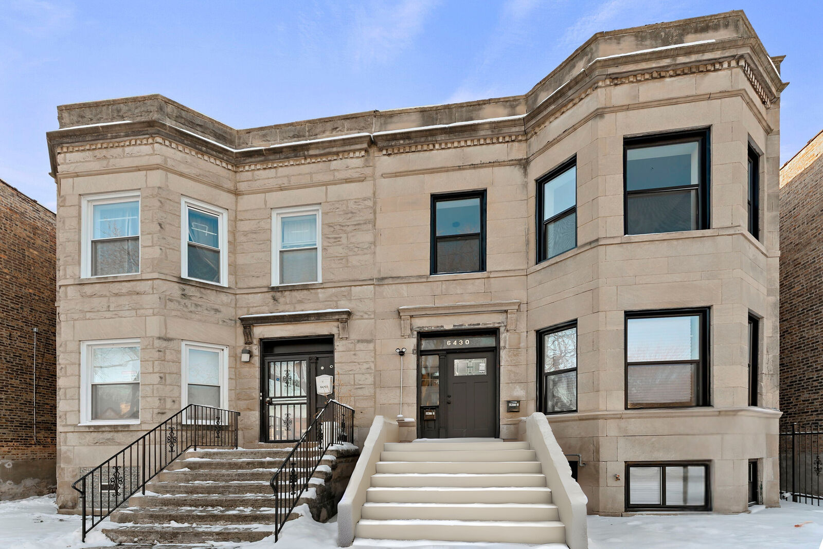 Property Photo: 6430 S Eberhart Avenue 2 IL 60637
