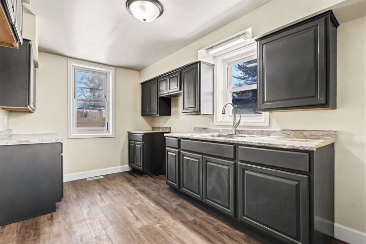 Property Photo: 712 Davis Street IL 60436