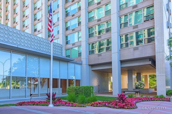 Property Photo: 3600 N Lake Shore Drive 1603 IL 60613