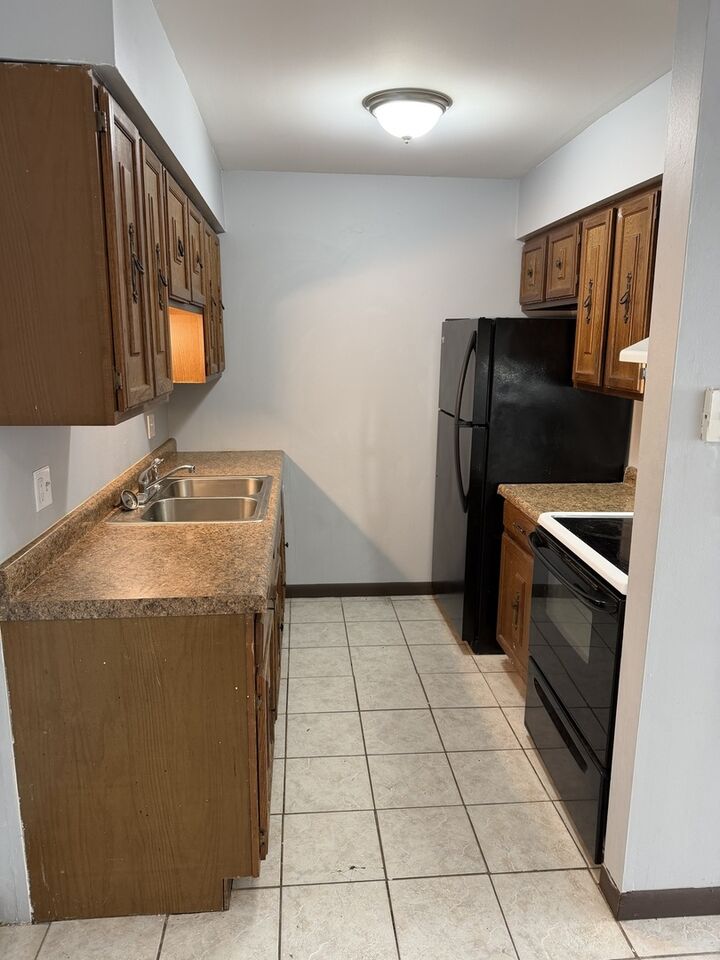 Property Photo:  350 N Birch Drive 10  IL 60950 