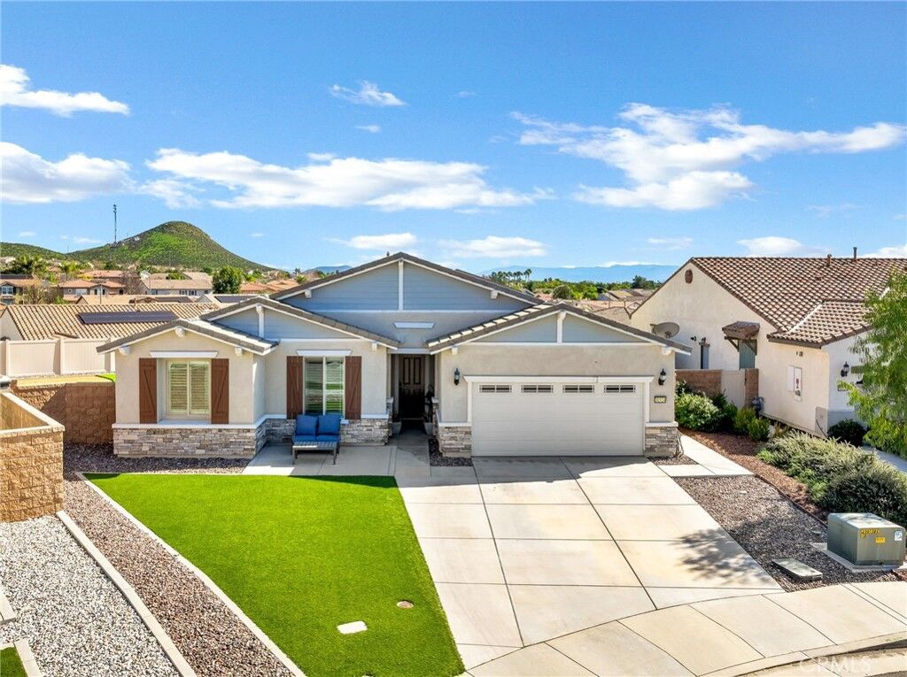 Property Photo:  31524 Mojave Red Court  CA 92584 