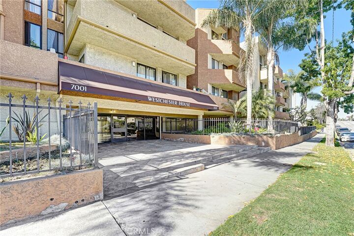 Property Photo: 7001 S La Cienega 101 CA 90045