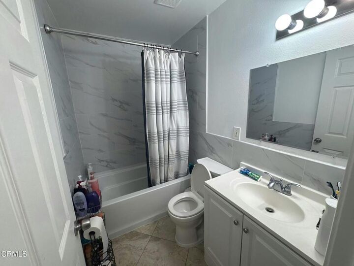 Property Photo:  734 W Hemlock Street  CA 93041 