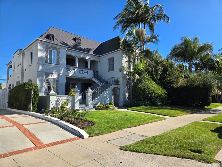 Property Photo:  238 S Detroit  CA 90036 