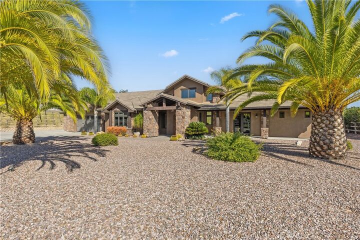 Property Photo: 41570 Avenida Bordeaux CA 92592