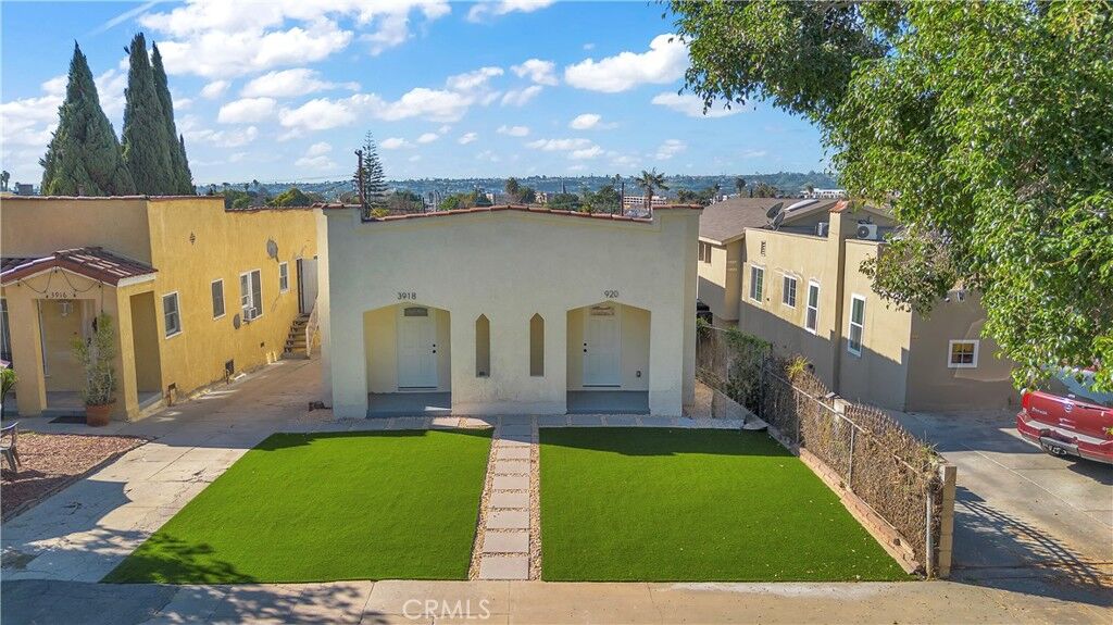 Property Photo:  3918 W 28th  CA 90018 