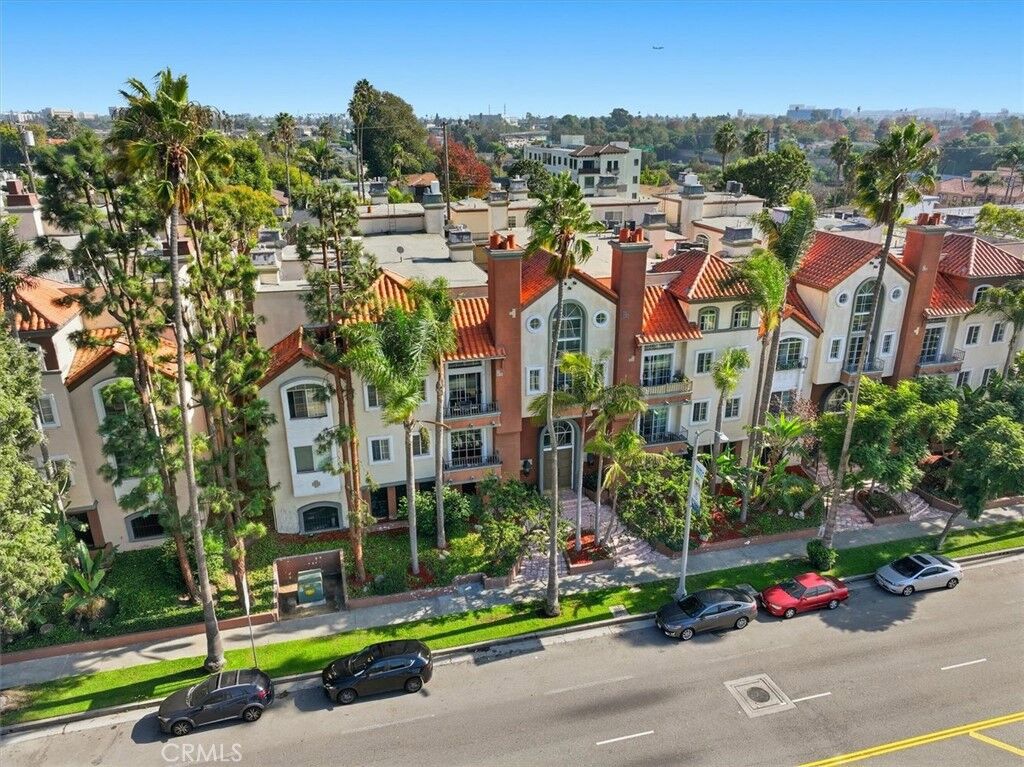 Property Photo:  7120 La Tijera Boulevard D101  CA 90045 