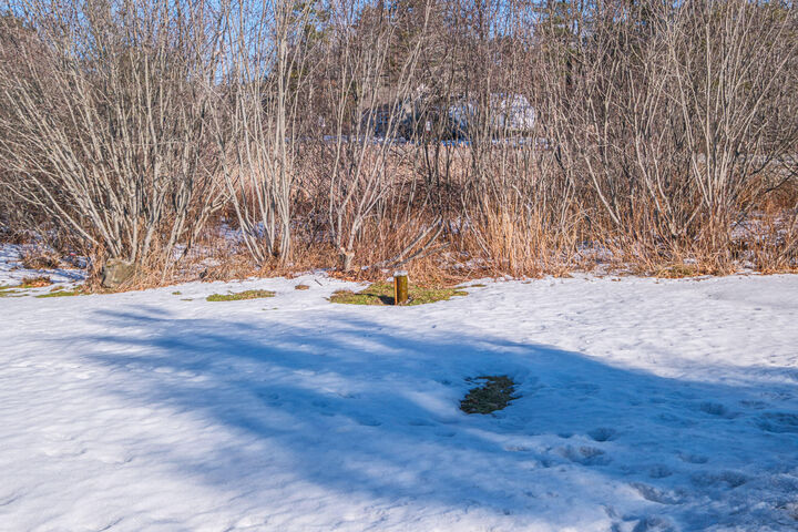 Property Photo:  5 Cardinal Lane  ME 04062 