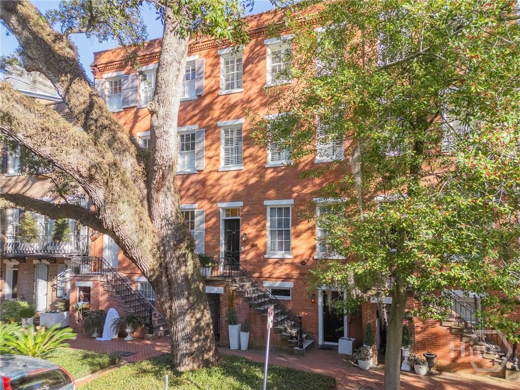 Property Photo:  108 W Jones Street  GA 31401 