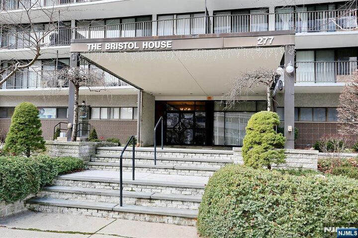 Property Photo:  277 Prospect Avenue 18H  NJ 07601 