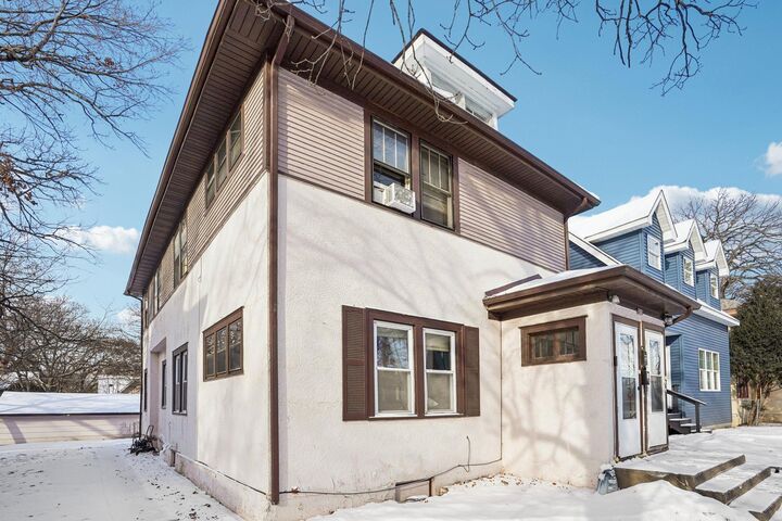 Property Photo:  3015 Girard Avenue N  MN 55411 