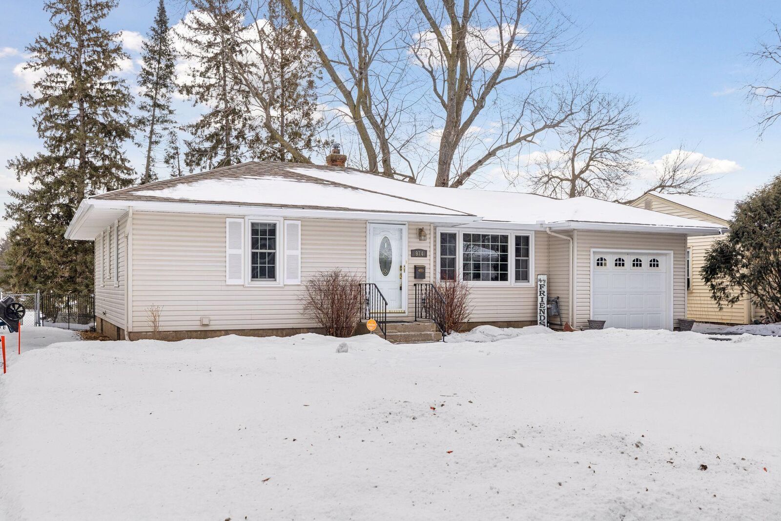 Property Photo:  974 Ohio Street  MN 55118 