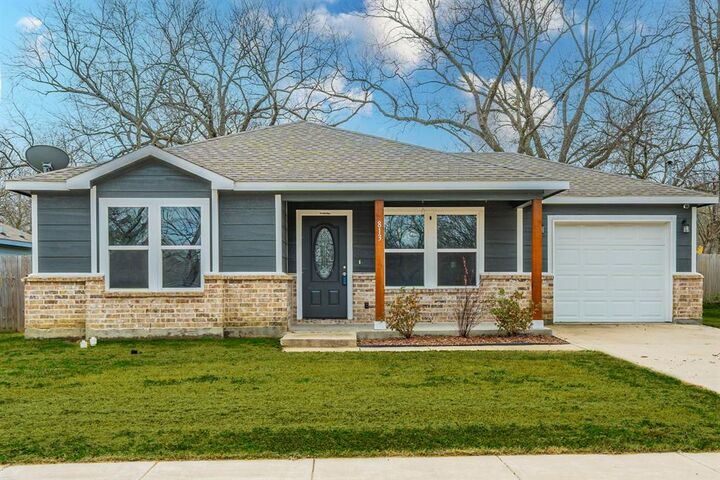 Property Photo:  813 Jones Street  TX 75401 