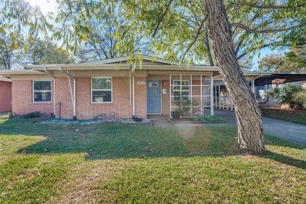 Property Photo:  1610 Belmead Lane  TX 75061 
