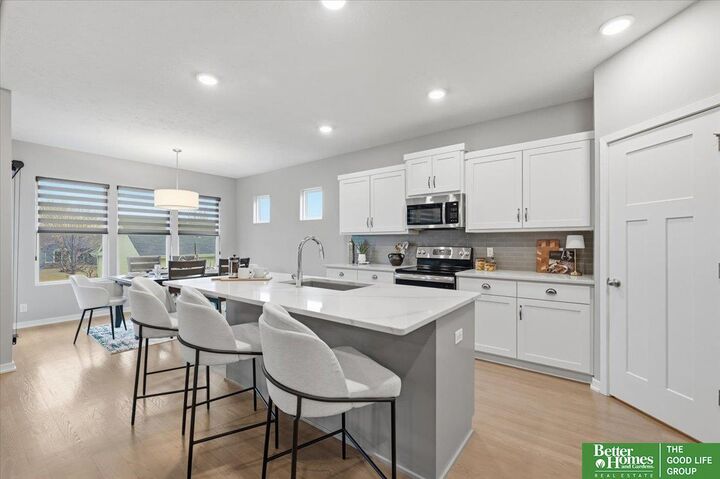 Property Photo:  2605 N 167 Street  NE 68116 