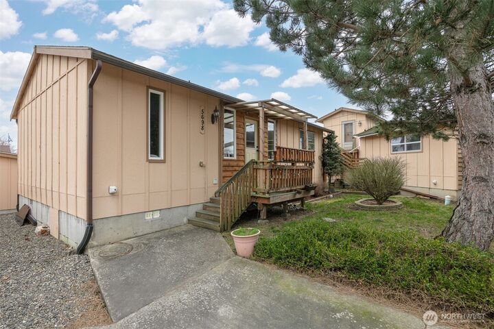 Property Photo:  5698  2nd Avenue  WA 98248 