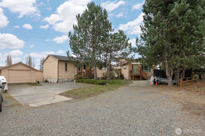 Property Photo:  5698  2nd Avenue  WA 98248 