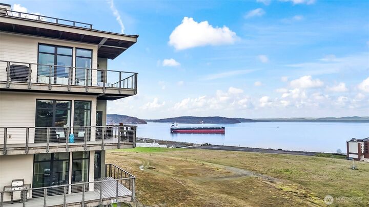 Property Photo:  5204 N Bennett Street 411  WA 98407 