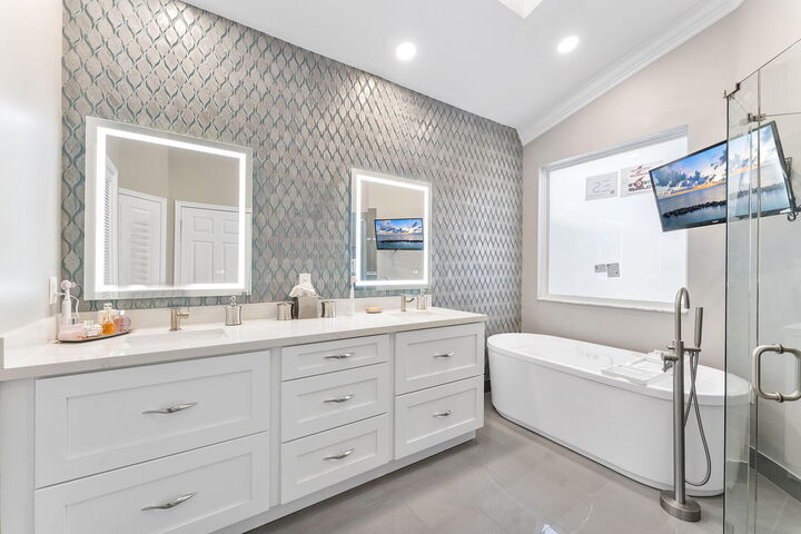 Property Photo:  6435 Three Lakes Lane  FL 33437 