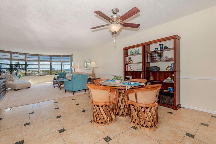 Property Photo:  3051 NE 48th St 604  FL 33308 