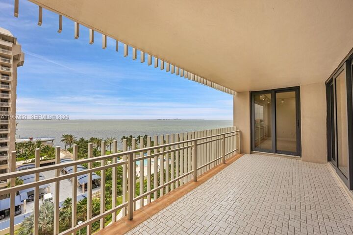 Property Photo:  2 Grove Isle Dr B907  FL 33133 