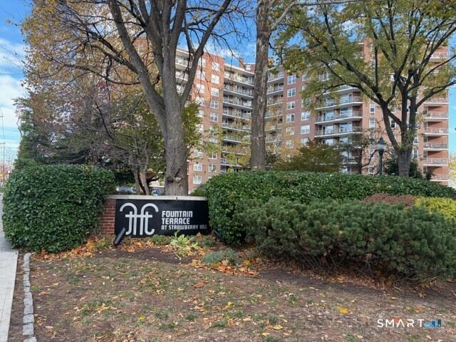 Property Photo:  91 Strawberry Hill Avenue Apt 139  CT 06902 