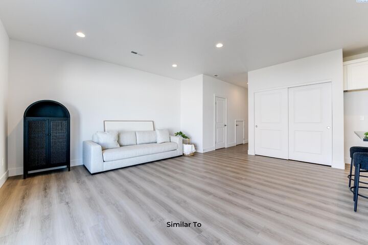 Property Photo:  7596 Grapevine Ct  WA 99353 