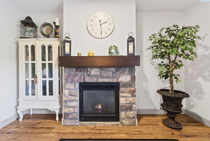 Property Photo:  9712 Kokanee Dr  WA 99301 