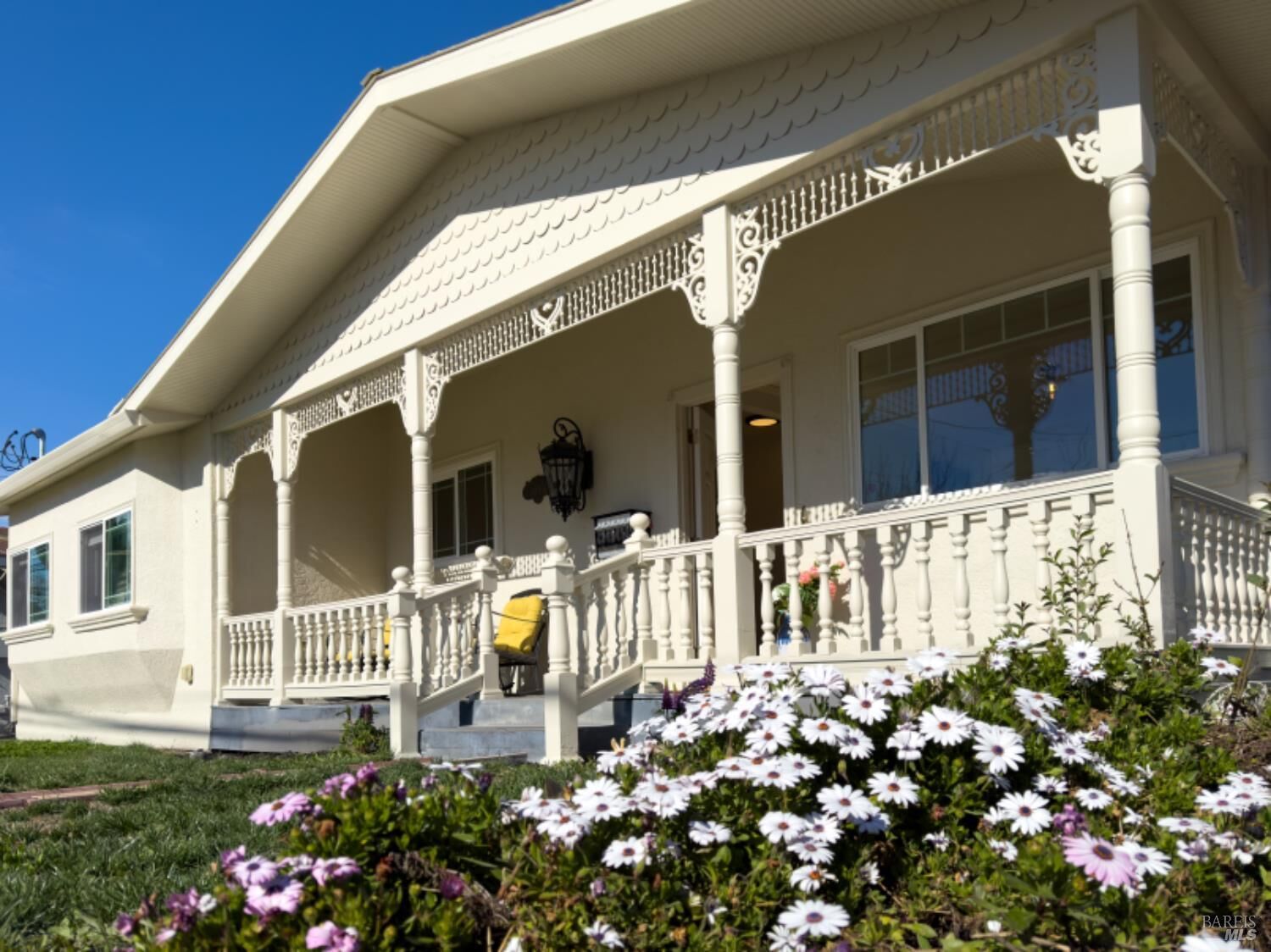 Property Photo:  1880 Clayton Way  CA 94519 