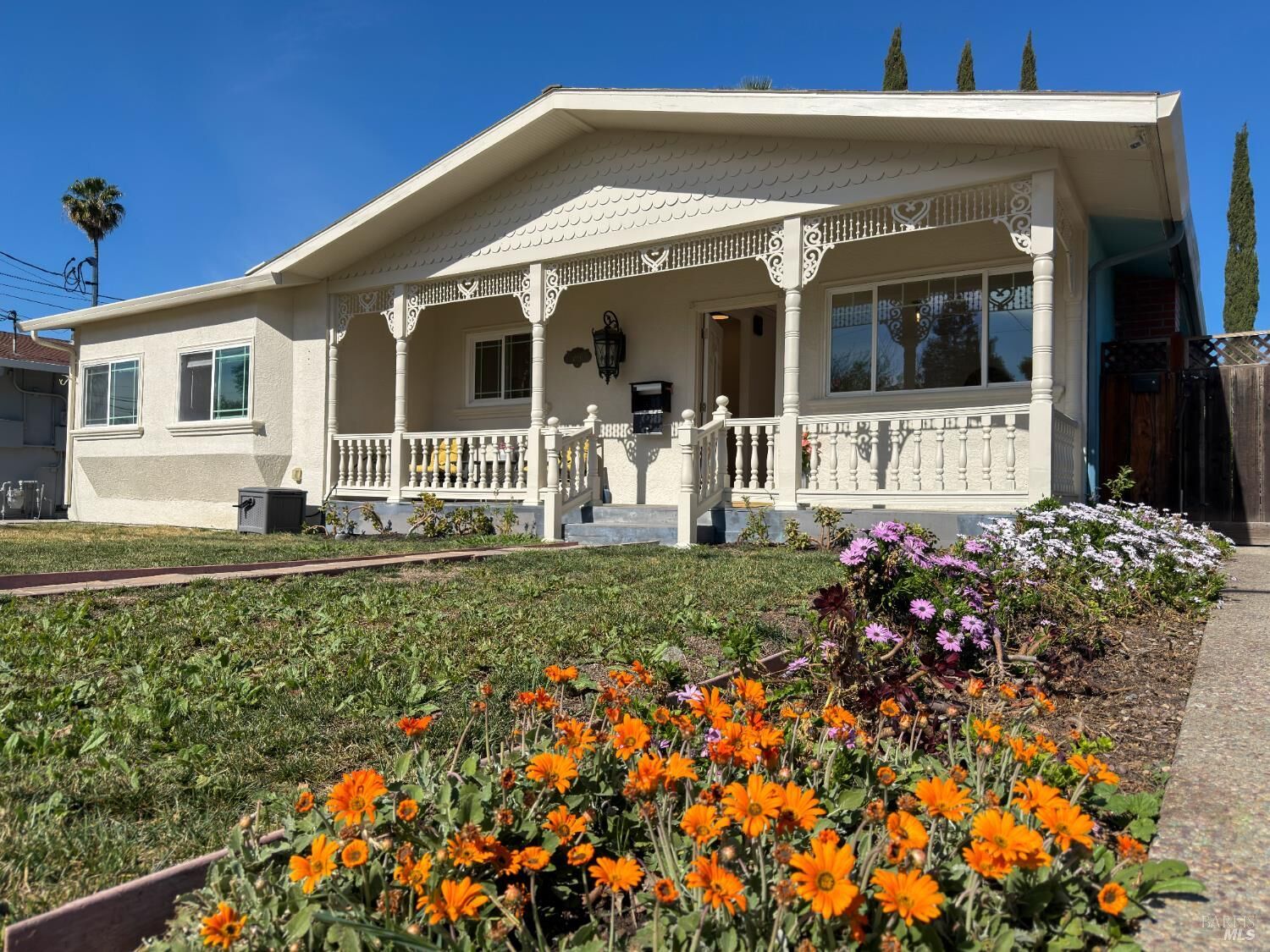 Property Photo:  1880 Clayton Way  CA 94519 