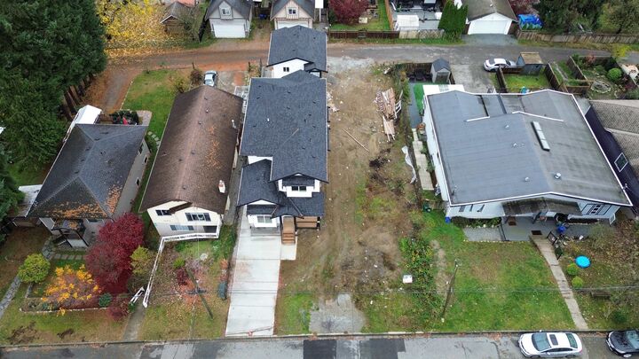 Property Photo: 32862 3rd Avenue BC V2V 1N1