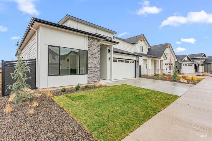 Property Photo:  6732 N Magic Mallard Ave Molalla Bonus  ID 83646 