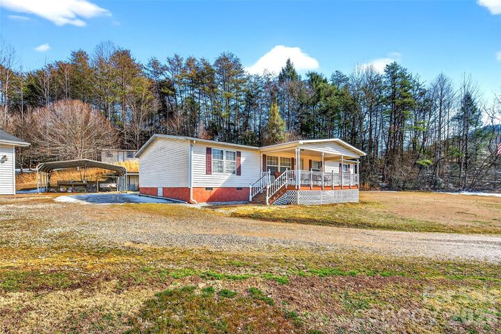 Property Photo:  60 Buttercup Lane  NC 28752 