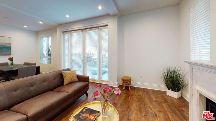 Property Photo: 907 S Shenandoah St CA 90035