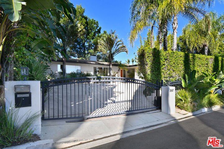 Property Photo:  3517 Scadlock Ln  CA 91403 