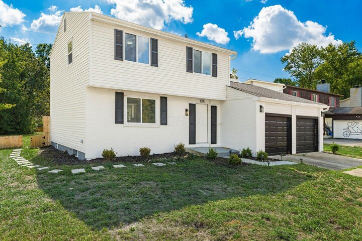 Property Photo:  1095 Belle Meade Place  OH 43081 