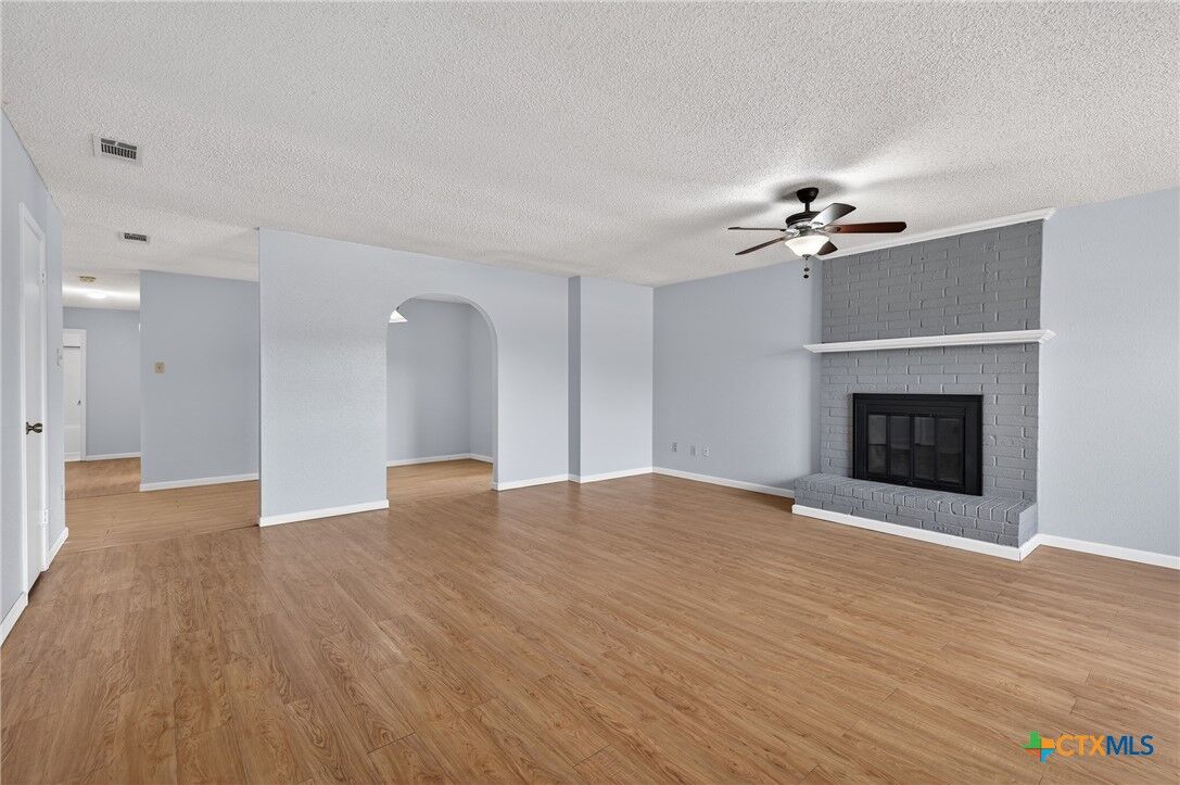 Property Photo: 3421 Chisholm Trail TX 76542