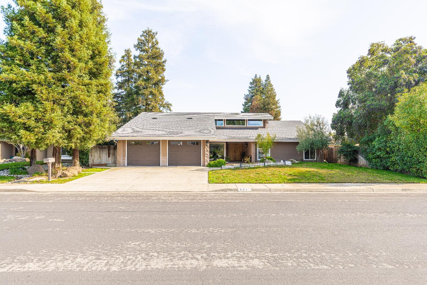 Property Photo:  561 Pierce Drive  CA 93612 
