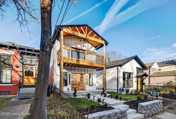 Property Photo:  823 E Chestnut St  KY 40204 