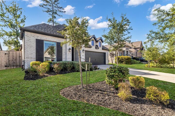 Property Photo:  828 Coleto Run  TX 77304 