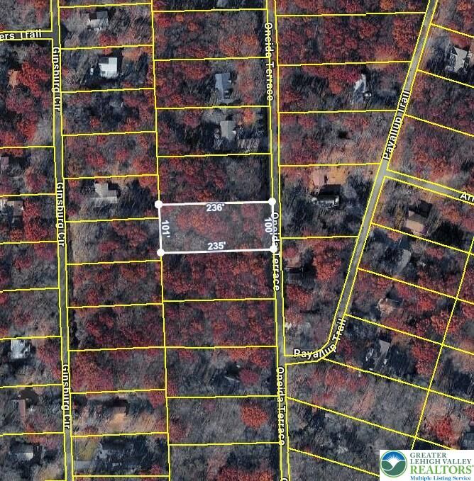 Property Photo:  63 Oneida Trail  PA 18210 