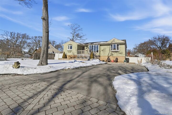 Property Photo:  15 Mallard Drive  NY 11934 